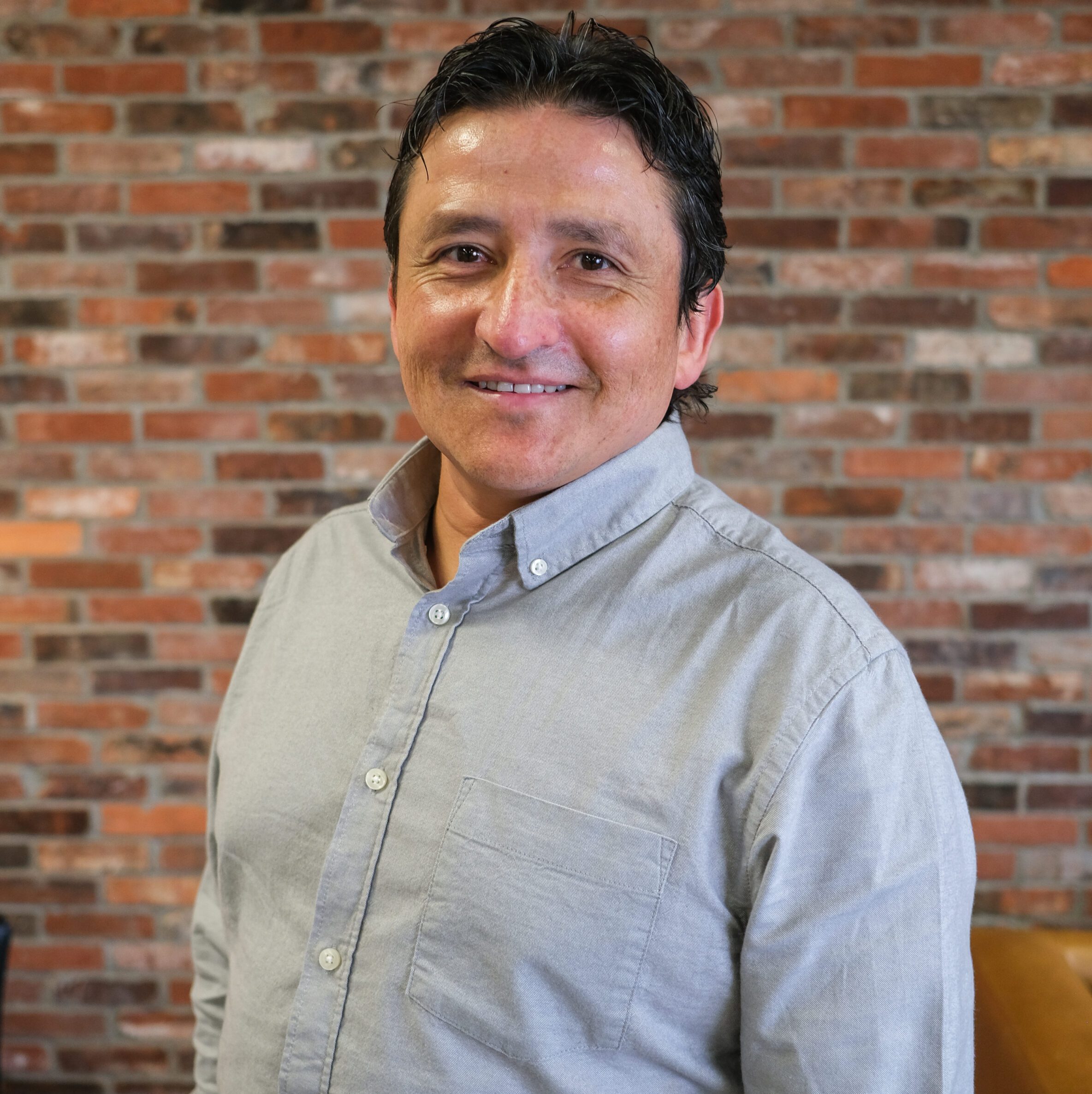 Danai Martinez, Receptionist