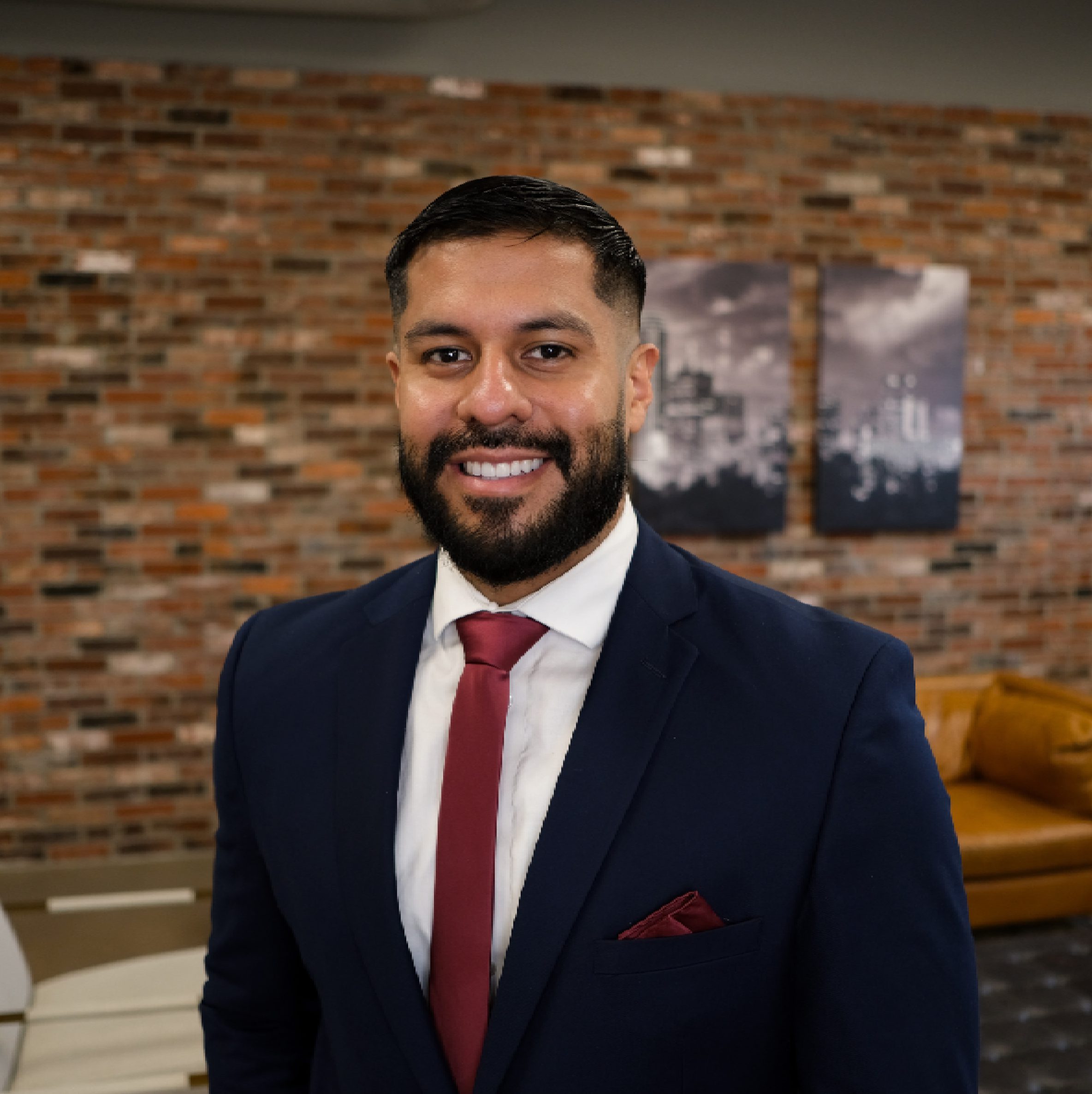 Danai Martinez, Receptionist